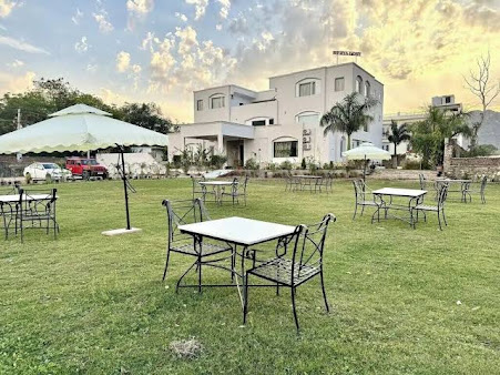 Spacious 6-bedroom house with AC, WiFi in enchanting Udaipur